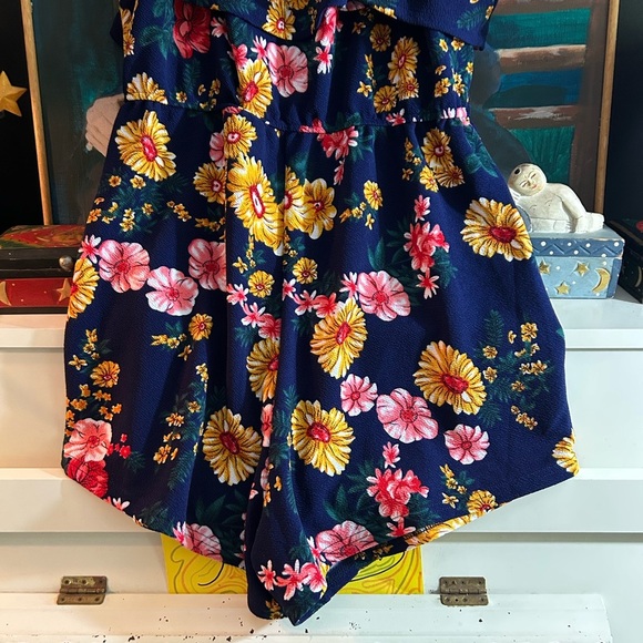 Floral Ruffle Jumpsuit in Navy Blue XL - Picture 14 of 16